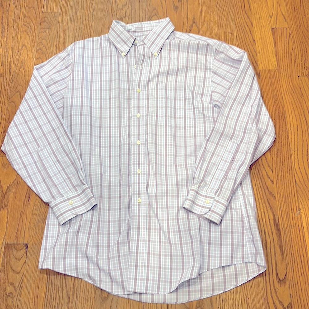 Brooks Brothers Classic Men’s button down. *Great condition!*